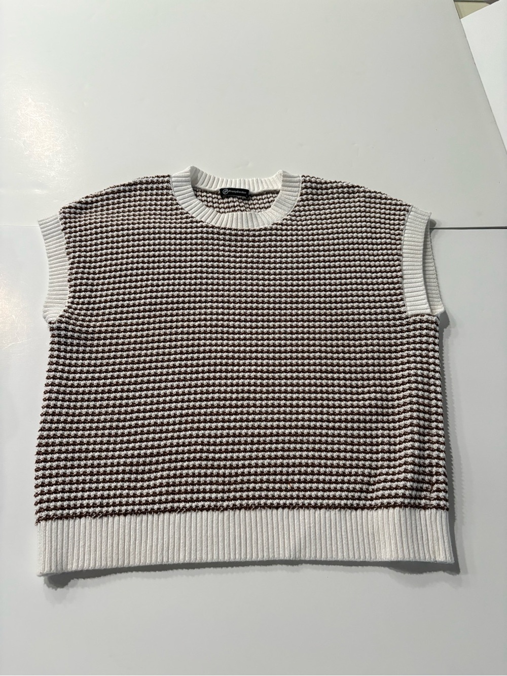 Womens Brown & White Knit Sleeveless Sweater Vest size large